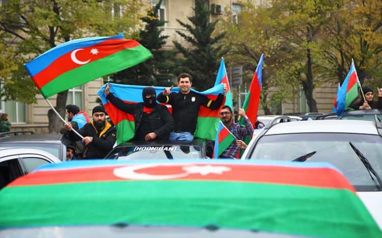 <p>Çok sevinçli olduğunu vurgulayan Laçınlı Ağa Sadıkov da Cumhurbaşkanı İlham Aliyev'e ve Türkiye Cumhurbaşkanı Recep Tayyip Erdoğan'a teşekkürlerini iletti. </p>
<p> </p>