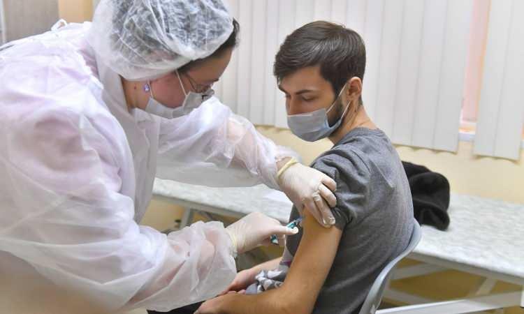 Rusya'da koronavirüse karşı toplu aşılama başladı
