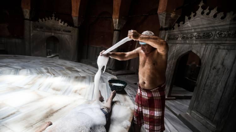 <p>Genelgeye göre yüzme havuzu, hamam, sauna, masaj salonu ve lunaparkların faaliyetleri durdurulacak.</p>
<p> </p>