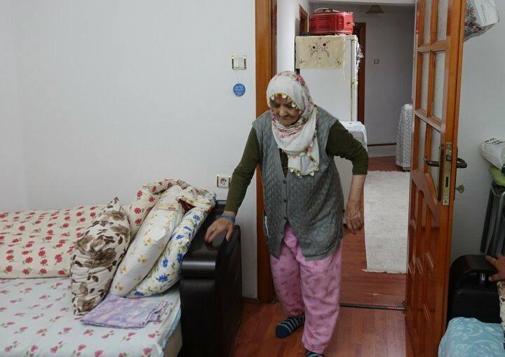 <p>Tedbir ama&ccedil;lı bir g&uuml;n hastanede g&ouml;zetim altına tutulan Aky&uuml;z'&uuml;n tedavisine daha sonra evinde devam edildi. Aky&uuml;z, tedavisinin tamamlanmasının ardından eski sağlığına kavuştu.</p>
