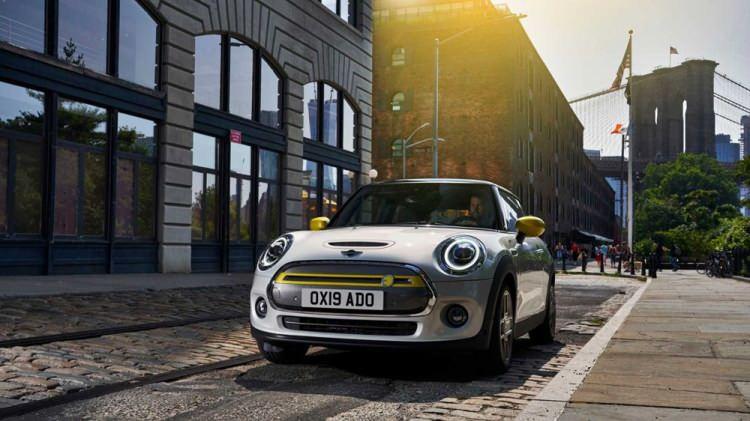 <p><strong>MINI ELECTRİC</strong></p>
<p>MINI’nin, uzun süredir heyecanla beklenen yüzde 100 elektrikli ilk seri üretim modeli MINI Electric, Türkiye’deki satışa sunuldu.</p>