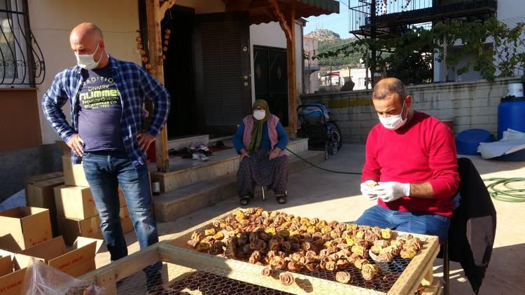 Eşinin çamaşır kuruttuğu ipte hurma kuruttu hayatı değişti