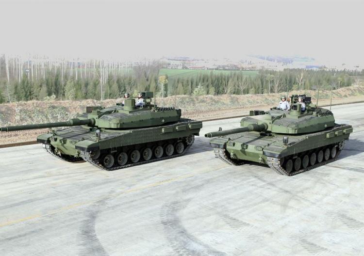 <p>2008 yılında sözleşmesi imzalanan projenin ilk adımında 2 adet prototip üretilmiş olup testleri başarı ile tamamlanmıştır. Önümüzdeki dönemde 250 adet ALTAY Tankının seri üretimi gerçekleştirilecektir.</p>
<p> </p>