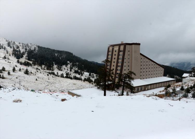 <p>T&uuml;rkiye'nin &ouml;nemli kış turizm merkezlerinden Kartalkaya'da kar yağışı etkili oldu.</p>

<p>&nbsp;</p>
