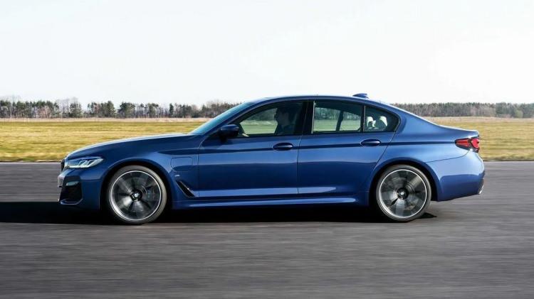 <p>7 bin 360'la BMW,</p>
