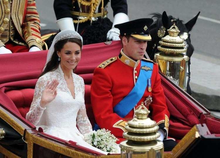 <p>Büyük Britanya turuna çıkacak olan genç çift Prens William ve Kate Middleton, öncelikleri sağlık çalışanları olacak. Daha sonra bakım evi personlelleri ve öğretmenleri ziyaret edecek olan çift  İngiltere, İskoçya ve Galler'i gibi yerlere gidecek.</p>

