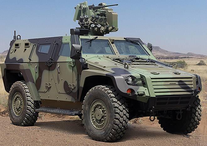 <p><strong>COBRA II</strong></p>
<p><br />
Cobra II, mevcut Cobra aracı temel alınarak gelistirilmiş üstün teknik ve taktik özelliklere sahip modüler bir platformdur. Üstün hareket kabiliyeti ve 9 personel taşıma kapasitesinin yanında personele sağladığı yüksek koruma, ateş gücü ve görev ekipmanları ile askeri uygulamalar için ideal bir platformdur. COBRA II en zorlu arazi ve iklim koşullarında üstün performans sağlar.</p>
