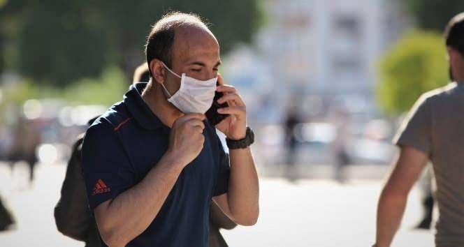 <p>Kulak Burun Boğaz Uzmanı Dr. Öğretim Üyesi Altuğ Özagar, maske kullanırken nefes alma güçlüğüne yol açan burundaki 4 sağlık problemini ve çözüm yollarını anlattı.</p>
