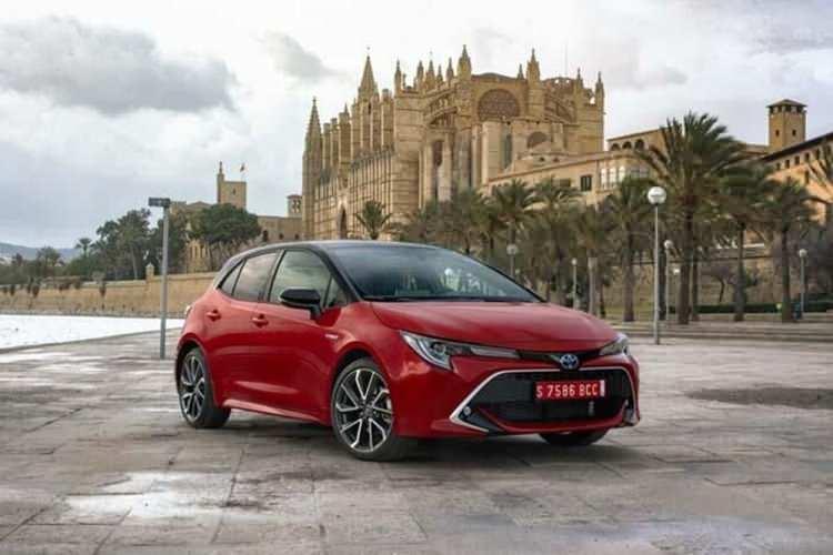 <p>Corolla Hatchback 195.800 TL'den başlıyor.</p>