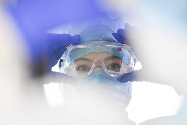 Koronavir&uuml;s İngiltere'de mutasyona uğradı