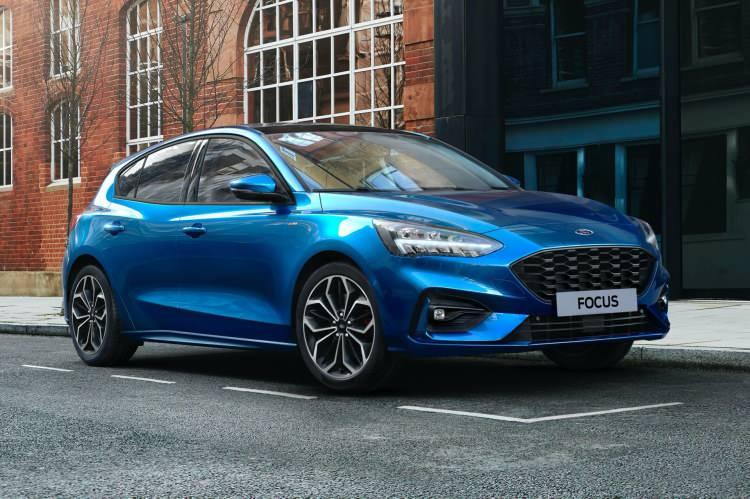 <p><strong>FORD FOCUS'TA SEÇENEK ÇOK</strong></p>

<p>Ford'un C sınıftaki temsilcisi FOCUS ise tüm paketler aralık ayı liste Fiyatını da yer alırken trendix paketlerde 1.5 litrelik 6 ileri manuel Focus un fiyatı 206 bin 200 TL olarak belirlendi. Yine Focus trendiks in Stationwagon ise 353 bin 700 TL'den 332 bin 600 TL'ye indi.</p>
