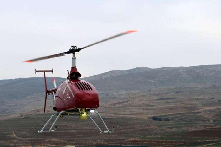 <p>"Uzun süre havada kaldığı için motor performansının artırılması gerekiyordu. Motorda bazı modifikasyonlar yaptık. Normalde bir insan tarafından kontrol edilen fonksiyonların insansız olarak yerine getirilebilmesi için elektromekanik ekipman modernizasyonu gerçekleştirdik. Çalışmalar sonunda 800-850 kilometre uçuş menziline, 15 bin feetten fazla uçuş irtifasına sahip, 7-8 saat havada kalabilen, 160 kilograma kadar faydalı yük taşıyabilen bir platform elde ettik."</p>
<ul>
</ul>