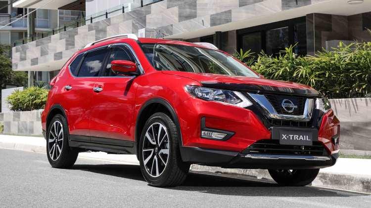 <p><strong>XTRAIL'DA 7 KOLTUKLU MODELDE DİKKAT ÇEKEN İNDİRİM</strong></p>

<p>Geniş SUV Nissan x-trail paketler içerisinde en dikkat çeken modellerden olan 1.3 litrelik motor hacmine sahip Design Pack paketli otomatik vites otomobilinin aralık ayı sıfır fiyatı 427 bin 100 TL'den 406 bin 900 TL'ye inerken 7 koltuklu Platin Paket 469 bin TL yerine 446 1800 TL ye düştü.</p>
