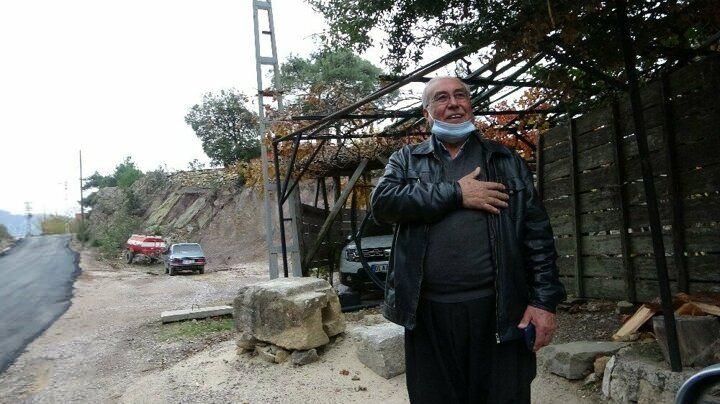 <p><strong>Adana'nın Kozan ilçesine bağlı Özbaşı Mahallesi'nin 70 yaşındaki muhtarı Mehmet Avcı, bu görevini tam 43 yıldır sürdürüyor. İlk 1977'de seçildiği günden bu yana 300 haneli mahallenin muhtarlığını yapan Avcı,  adını Türk siyaset tarihinin değişmez isimlerinden biri olarak yazdırmış oldu!</strong></p>
