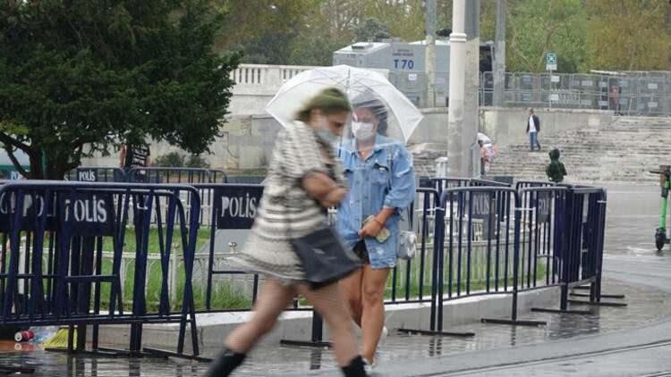 <p>BATI KARADENİZ&nbsp;</p>

<p>Par&ccedil;alı ve &ccedil;ok bulutlu, kıyı kesimlerinin yağmurlu ge&ccedil;eceği tahmin ediliyor. B&ouml;lgenin i&ccedil; kesimlerinde gece ve sabah saatlerinde pus ve yer yer sis hadisesi bekleniyor.</p>
