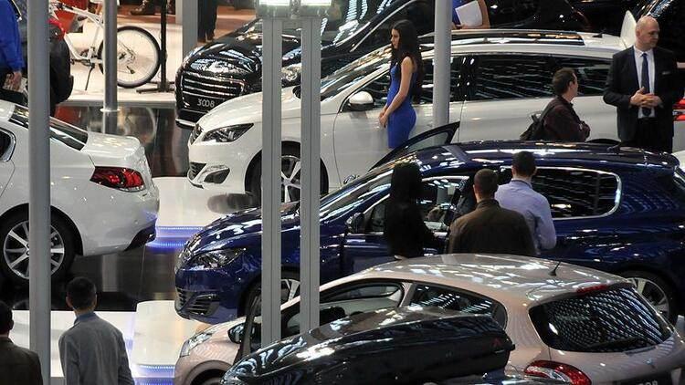 <p><strong>SIFIR FAİZ KAMPANYASI BEKLENEN YERLİ ÜRETİM YAPAN MARKALAR </strong></p>
<p>Türkiye'de üretim yapan markalar Honda, Toyota, Renault, Ford gibi markalar. Bu markaların özellikle ticari, B ve C segmentte çok sayıda otomobili Türkiye'de ürettiği ve bu araçları pandemiye rağmen son kullanıcıya ulaştırabildiği biliniyor. Sıfır faiz kampanyası ve şimdi al baharda öde kampanyaları ile Türkiye'de üretim yapan markaların özellikle ciddi bir otomobil satışı ile yılı kapatması bekleniyor.</p>
<ul>
</ul>