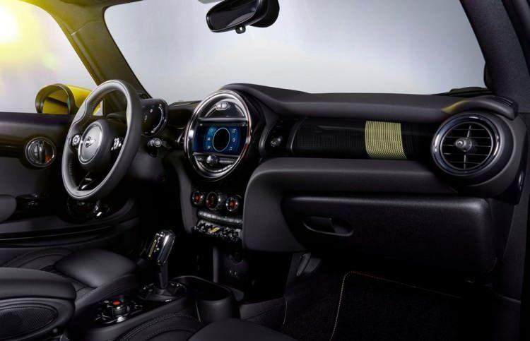 <p>MINI COOPER SE Otomatik Elektrik Cooper / 184 - 385.993 TL</p>

<p> </p>
