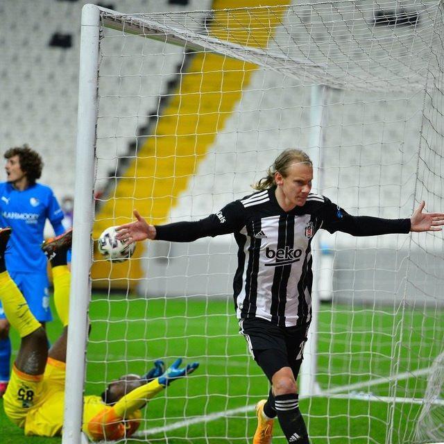 <p>Domagoj Vida > Zlatan Ibrahimovic"</p>
