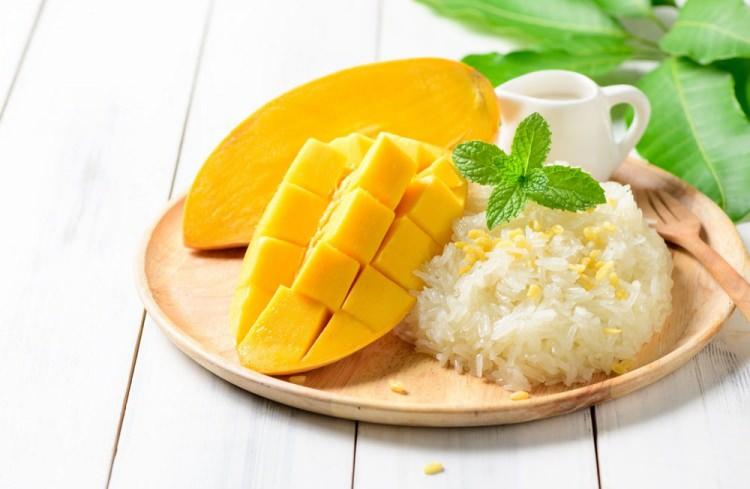 <p>Yapışkan pirinçli mango, Tayland</p>
<p> </p>