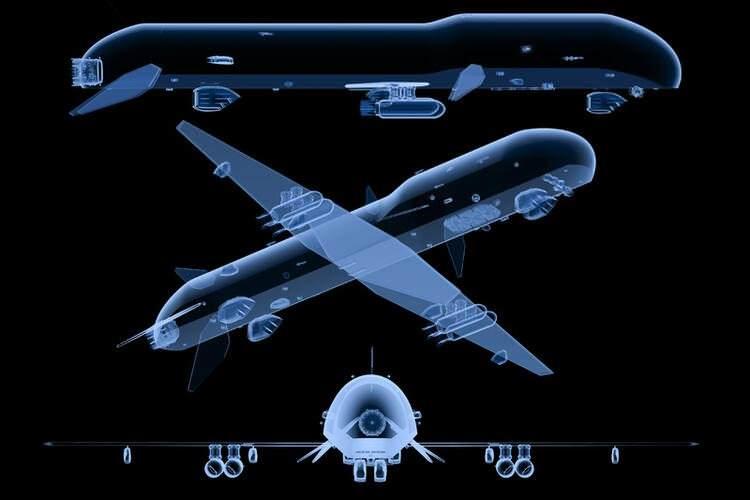 <p>Batılı ülkeler şimdiye kadar daha çok drone savaşlarının teknik tarafına odaklandı ancak Dağlık Karabağ'da bu açı daha az heyecan vericiydi. Asıl heyecan verici taraf, Azerilerin SİHA'ları taktiksel kullanımıydı.</p>
<ul>
</ul>