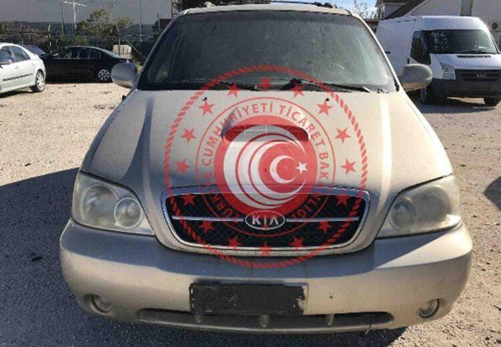 <p>2004 KIA CARNİVAL/<strong> İhale fiyatı: 90 bin TL</strong></p>
<p><a href="https://www.ahaber.com.tr/galeri/otomobil/en-ucuz-ikinci-el-arabalar-bakanlik-hepsini-satisa-cikardi-24-bin-liraya-alicisini-bekliyor/17">.</a></p>