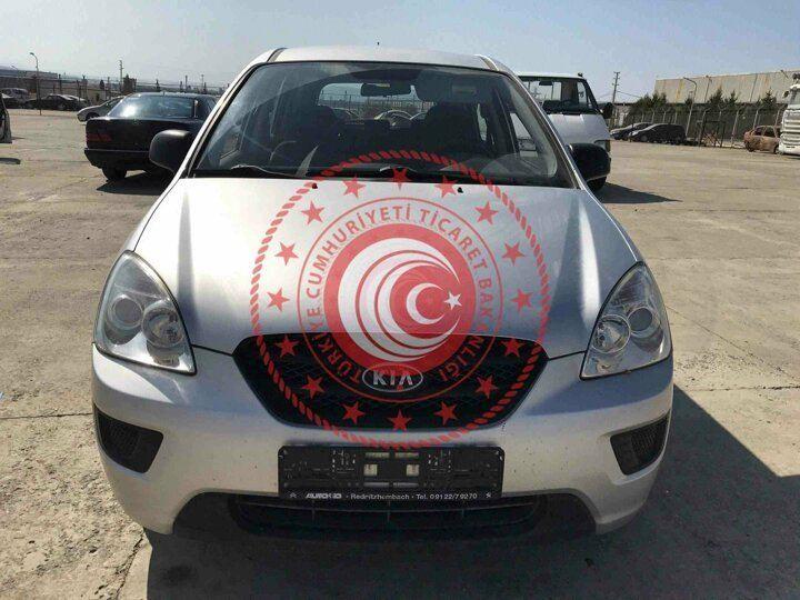 <p>2009 model Kia Carens / 137 bin km / İhale bitiş tarihi: 27 Ekim 2020 / İhale fiyatı 86 bin 800 TL.</p>
<p><a href="https://www.ahaber.com.tr/galeri/otomobil/en-ucuz-ikinci-el-arabalar-bakanlik-hepsini-satisa-cikardi-24-bin-liraya-alicisini-bekliyor/20">.</a></p>