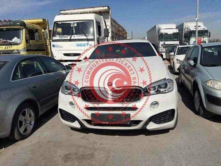 <p>2015 model BMW X6 / 30 bin km / İhale bitiş tarihi: 26 Ekim 2020 / İhale fiyatı 600 bin TL.</p>
<p><a href="https://www.ahaber.com.tr/galeri/otomobil/en-ucuz-ikinci-el-arabalar-bakanlik-hepsini-satisa-cikardi-24-bin-liraya-alicisini-bekliyor/21">.</a></p>