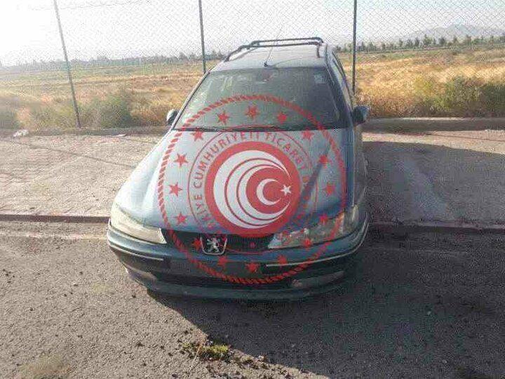<p>2000 model Peugeot 406 / 295 bin km / İhale bitiş tarihi: 26 Ekim 2020 / İhale fiyatı 50 bin TL.</p>
<p><a href="https://www.ahaber.com.tr/galeri/otomobil/en-ucuz-ikinci-el-arabalar-bakanlik-hepsini-satisa-cikardi-24-bin-liraya-alicisini-bekliyor/23">.</a></p>