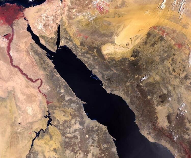 <p>Bu gelişmelerin ardından Sudan hükümeti teröre destek veren ülkeler listesinden çıkarılma yükümlülüklerini yerine getirmesi konusunda tatmin olmayan ABD’nin baskılarına cevaben bu listeden çıkarılması karşılığında Hartum’un Tel Aviv ile ilişkilerini normalleştirmeye başlayacağını duyurmuştu.</p>
<ul>
</ul>