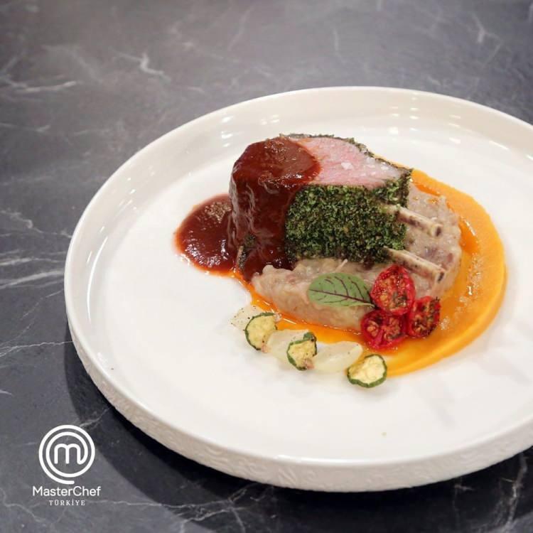 <p><span style="color:#800080"><em><strong>Danilo Şef'in tabağı olan Yeşil Kuzu Dövmesi</strong></em></span></p>

<p> </p>
