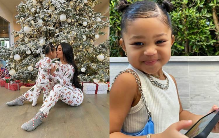<p><strong>KIZINA ALDIĞI HEDİYENİN FİYATI DUDAK UÇUKLATTI!</strong></p>
<p>Geçtiğimiz günlerde zenginler listesindeki yerini koruyan Kylie Jenner, yeniden en geç milyarder seçildi. Her hareketiyle olan olan Jenner'in 3 yaşındaki kızı Stormi'de daha bu yaşta annesi gibi olay oldu. 800 dolarlık çanta ile poz veren 3 yaşındaki Stormi magazin gündemine bomba gibi gibi düştü. </p>