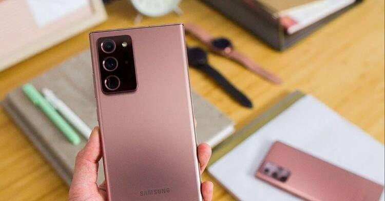 <p>Galaxy Note 20<br />
<br />
Güncelleme alacak<br />
<br />
Tarih: Ocak 2021</p>
