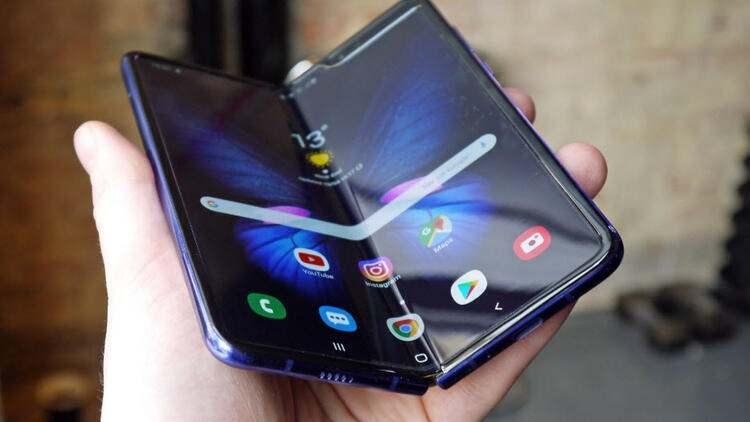 <p>Galaxy Fold<br />
<br />
Güncelleme alacak<br />
<br />
Tarih: Şubat 2021</p>
