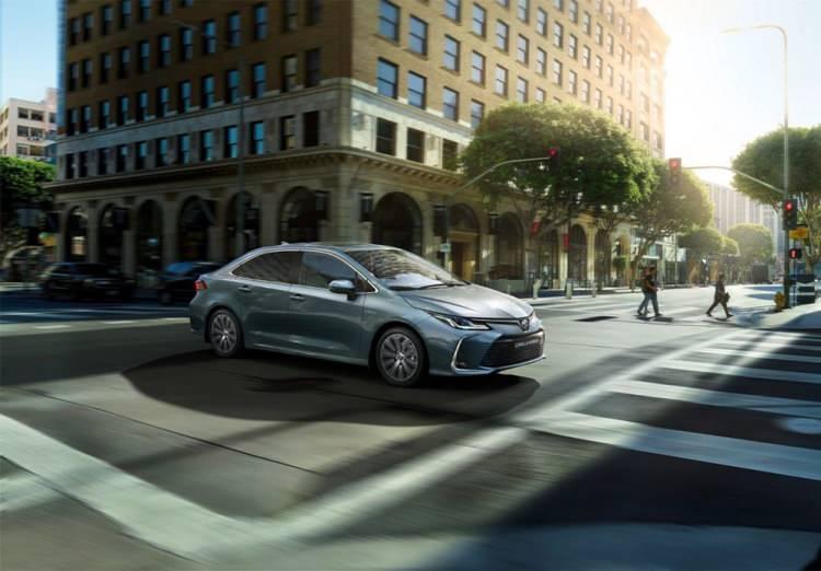<p><strong>TOYOTA</strong></p>

<p>Yeni Corolla&nbsp;1.6 Vision</p>

<p>Liste&nbsp;fiyatı&nbsp;190.900</p>
