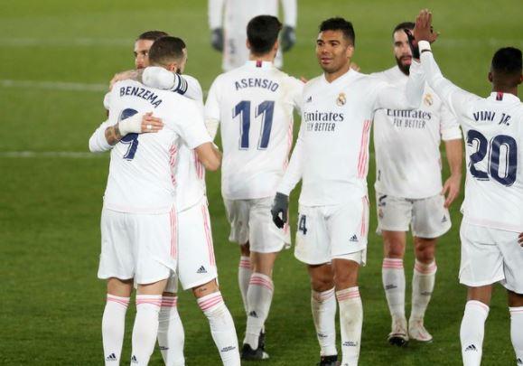 <p><strong>REAL MADRID BİRİNCİ SIRADA</strong></p>

<p>Avrupa'nın bir numaralı kupasında Şampiyonlar Ligi şeklinde gerçekleştirilen isim değişikliğinin öncesini de kapsayan ve 1955-2020 yılları arası dönemi bütünüyle değerlendirmeye alan puan tablosunda Real Madrid birinci oldu.</p>

<p><a href="https://www.aspor.com.tr/galeri/diger/uefa-sampiyonlar-liginde-tum-zamanlarin-puan-durumunu-acikladi-iste-temsilcilerimizin-son-durumlari/2">.</a></p>
