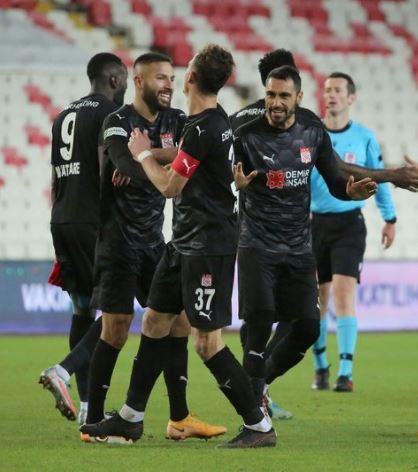 <p>386- Sivasspor - 2 puan</p>
