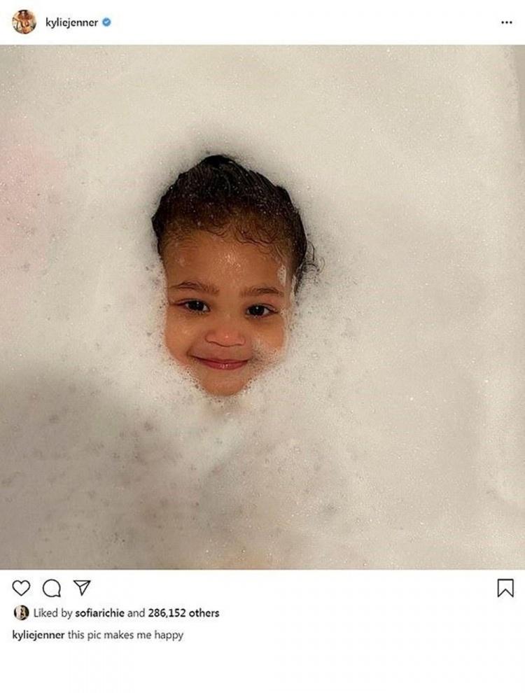 <p><em><strong>Kylie Jenner'ın kızı Stormi</strong></em></p>
<p><em><strong>Beğeni sayısı: 15,353,899</strong></em></p>