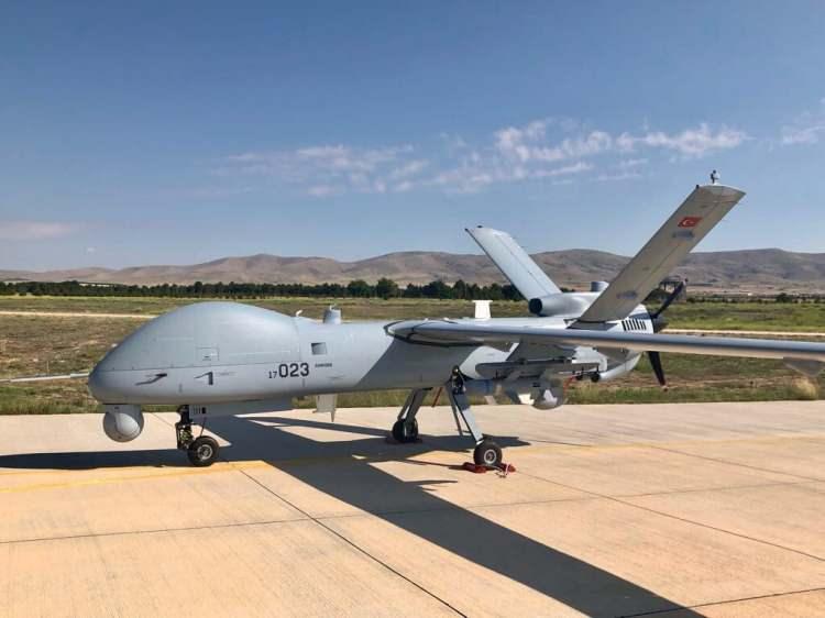 <p>Drone-mini/mikro İHA ve el yapımı patlayıcı gibi tehditleri etkisiz hâle getirecek Kangal Karıştırma/Köreltme Sistemi ile Anka-S için geliştirilen uydu hava terminallerinin teslimatlarına başlandı.</p>
<p> </p>
<p>F-16 uçaklarında dost-düşman sorgularını yapacak ASELSAN IFF Mod 5/S Cevaplayıcı cihazların seri üretimine geçildi.</p>