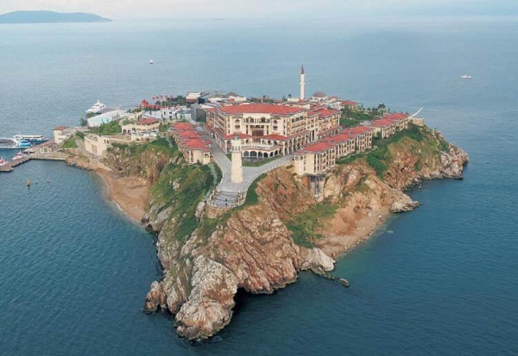 <p>27 Mayıs&nbsp;</p>

<p>Demokrasi ve &Ouml;zg&uuml;rl&uuml;kler Adası t&ouml;renle a&ccedil;ıldı.</p>
