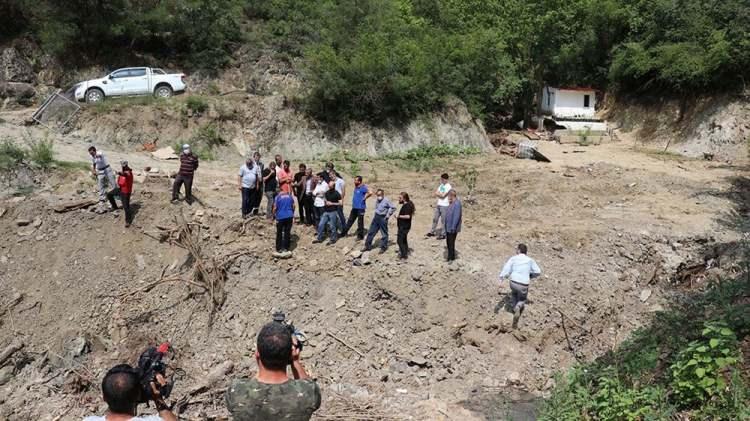 <p>14 Haziran<br />
<br />
Malatya'nın P&uuml;t&uuml;rge il&ccedil;esinde 5 Haziran'da 5 b&uuml;y&uuml;kl&uuml;ğ&uuml;nde, Bing&ouml;l'&uuml;n Karlıova il&ccedil;esinde 14 Haziran'da 5,7 b&uuml;y&uuml;kl&uuml;ğ&uuml;nde deprem meydana geldi.</p>
