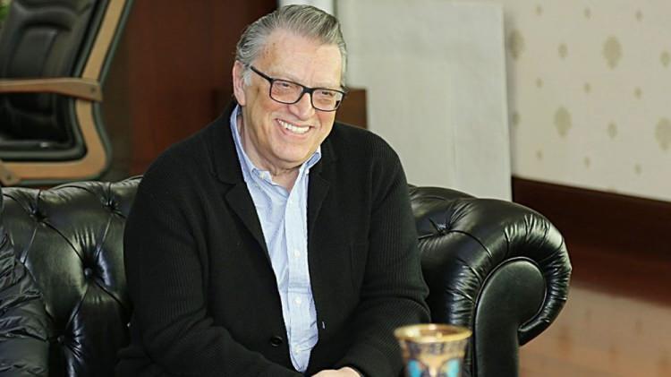 <p>30 Ekim<br />
<br />
Siyasete girdiği 1983'ten sonra &ccedil;eşitli bakanlıklar, başbakan yardımcılığı ve &uuml;&ccedil; koalisyon h&uuml;k&uuml;metinde başbakanlık g&ouml;revinde bulunan, 73 yaşındaki eski Anavatan Partisi Genel Başkanı Mesut Yılmaz, akciğer kanseri ve sonrasında gelişen tıbbi durumlar nedeniyle tedavi g&ouml;rd&uuml;ğ&uuml; İstanbul'da 30 Ekim'de hayatını kaybetti.</p>
