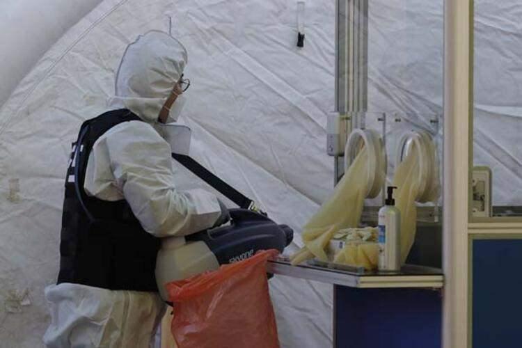 <p>Vakanın temaslılarında ise şu ana dek herhangi bir enfeksiyona rastlanmadığı kaydedildi. Mutasyona uğramış vir&uuml;s, haftasonunda da Kanada'da iki kişide g&ouml;r&uuml;lm&uuml;şt&uuml;.</p>
