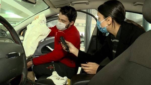 <p> Hemen hemen yarı fiyatı kadar oynuyor. Diyelim 100 lira Airbag ama bu dolandırıcılar 50 liraya yaptırıyorlar. Maliyeti düşüreceğim diye insanların canıyla oynuyorlar” diye konuştu.</p>