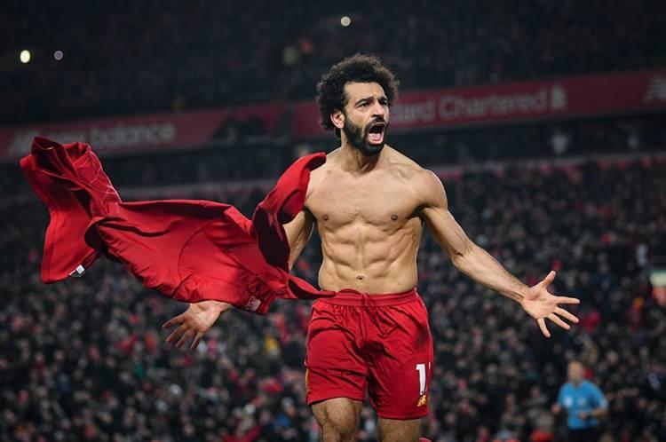 <p>Muhammed Salah, takımını Anfield’da Manchester United karşısında 2-0 öne geçirirken; ağları havalandırdıktan sonra bu pozu verdi. (19 Ocak – Liverpool)</p>
