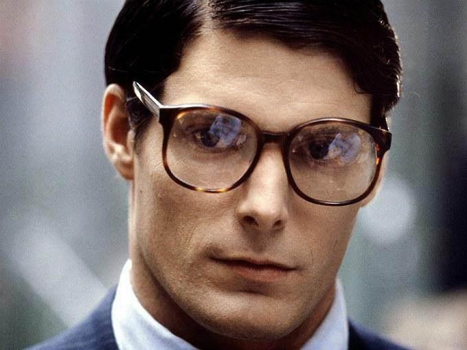 <p>Süperman'in Clark Kent'ini oynayan Christopher Reeve</p>
