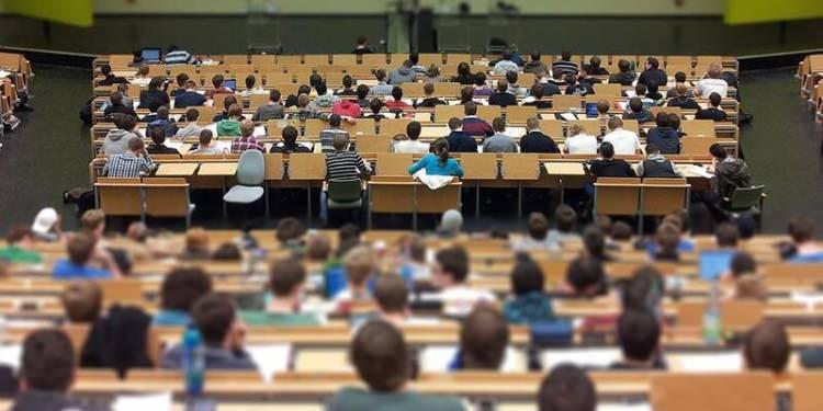 <p>Türk yükseköğretimini planlamalarımıza uygun bir şekilde, tedrici bir surette yeniden yapılandırmaya 2021 yılında da devam edeceğiz…</p>