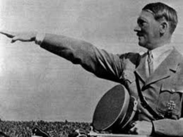 <p>Bazı Alman kaynaklar bu selamın Mussolini'den kopyalandığını iddia ediyor.</p>