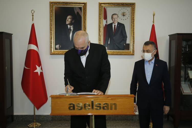 T&uuml;rk silahlarına hayran kaldı: T&uuml;rk teknolojisi &ccedil;ok etkileyici