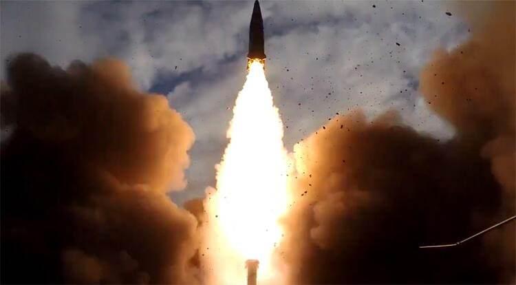 <p>Modernizasyona giden Rusya Uzay Hava Kuvvetleri, 2020 yılı sonuna kadar son model yaklaşık 100 savaş uçağı ve helikopteri teslim alacak. Söz konusu uçaklar arasında Su-35S, Su-30SM, Su-34 jetleri, Il-90MD-90A kargo uçağı, Ka-52, Mi-28N, Mi-35M muharebe helikopterleri ile Mi-8AMTSh ve Mi-26T nakliye helikopterleri var.</p>
<ul>
</ul>