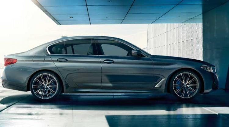 <p>Yeni BMW 530i xDrive Sedan - Special Edition Luxury Line - Otomatik - Mild Hybrid - Benzin</p>

<p>Fiyatı - 1.315.100 TL</p>
